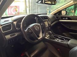 نيسان ماكسيما